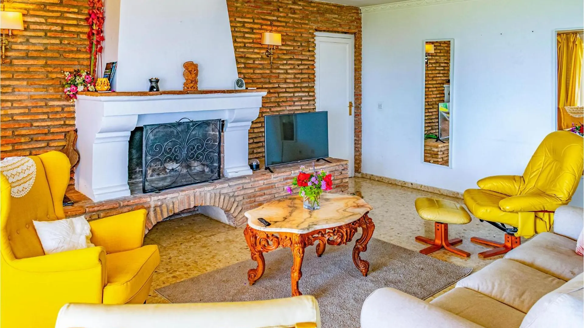 Beautiful Home In Urbanizacion La Capell Torremuelle 0*,
