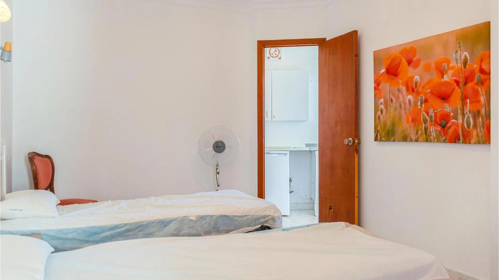 Beautiful Home In Urbanizacion La Capell Torremuelle