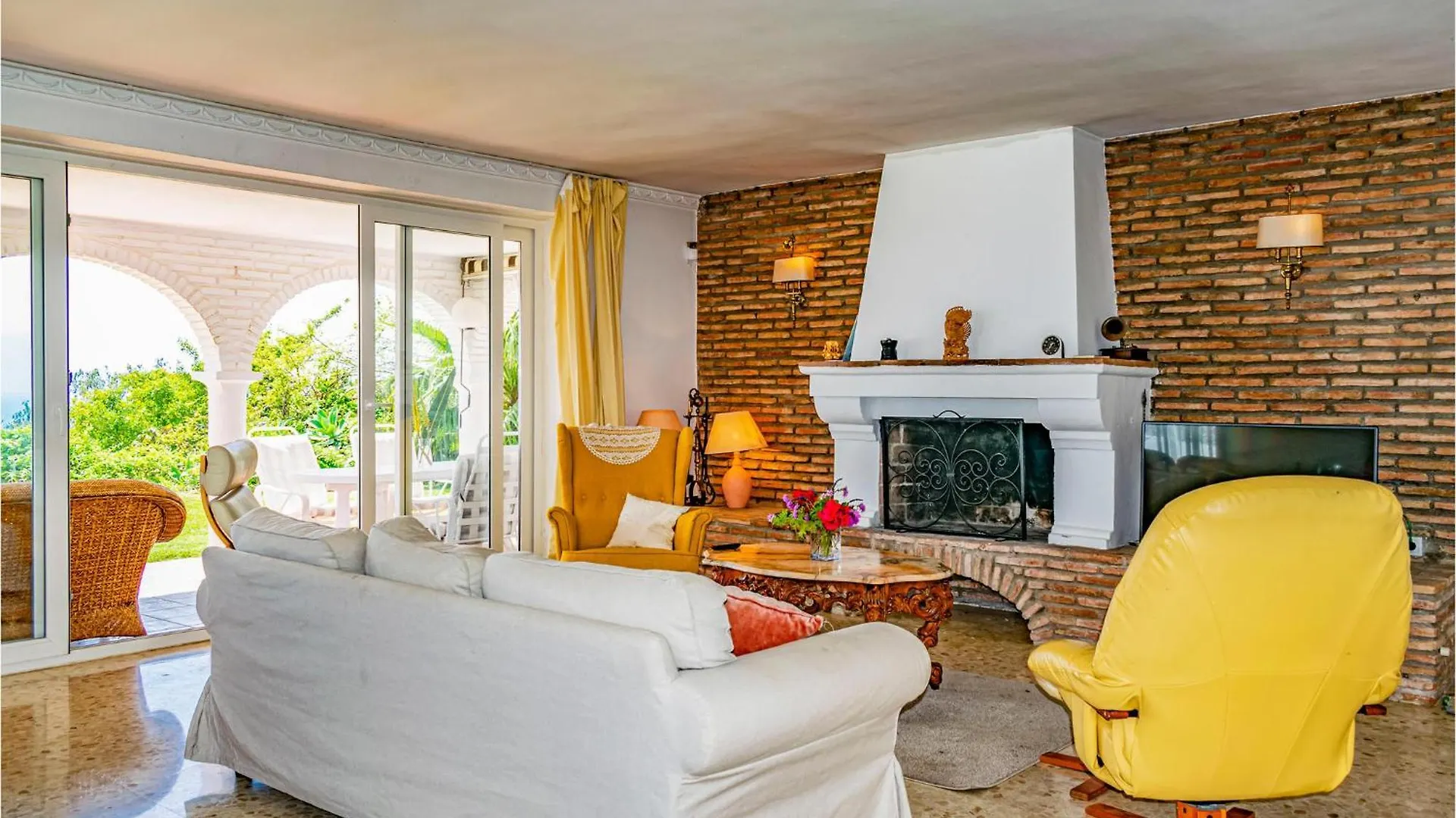 Holiday home Beautiful Home In Urbanizacion La Capell Torremuelle