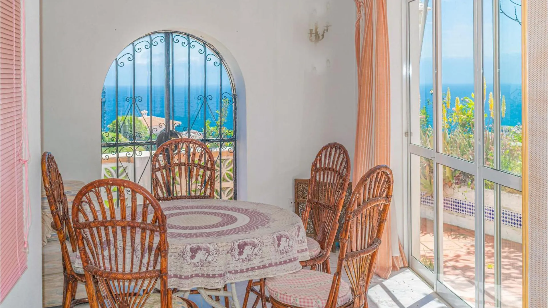 Holiday home Beautiful Home In Urbanizacion La Capell Torremuelle