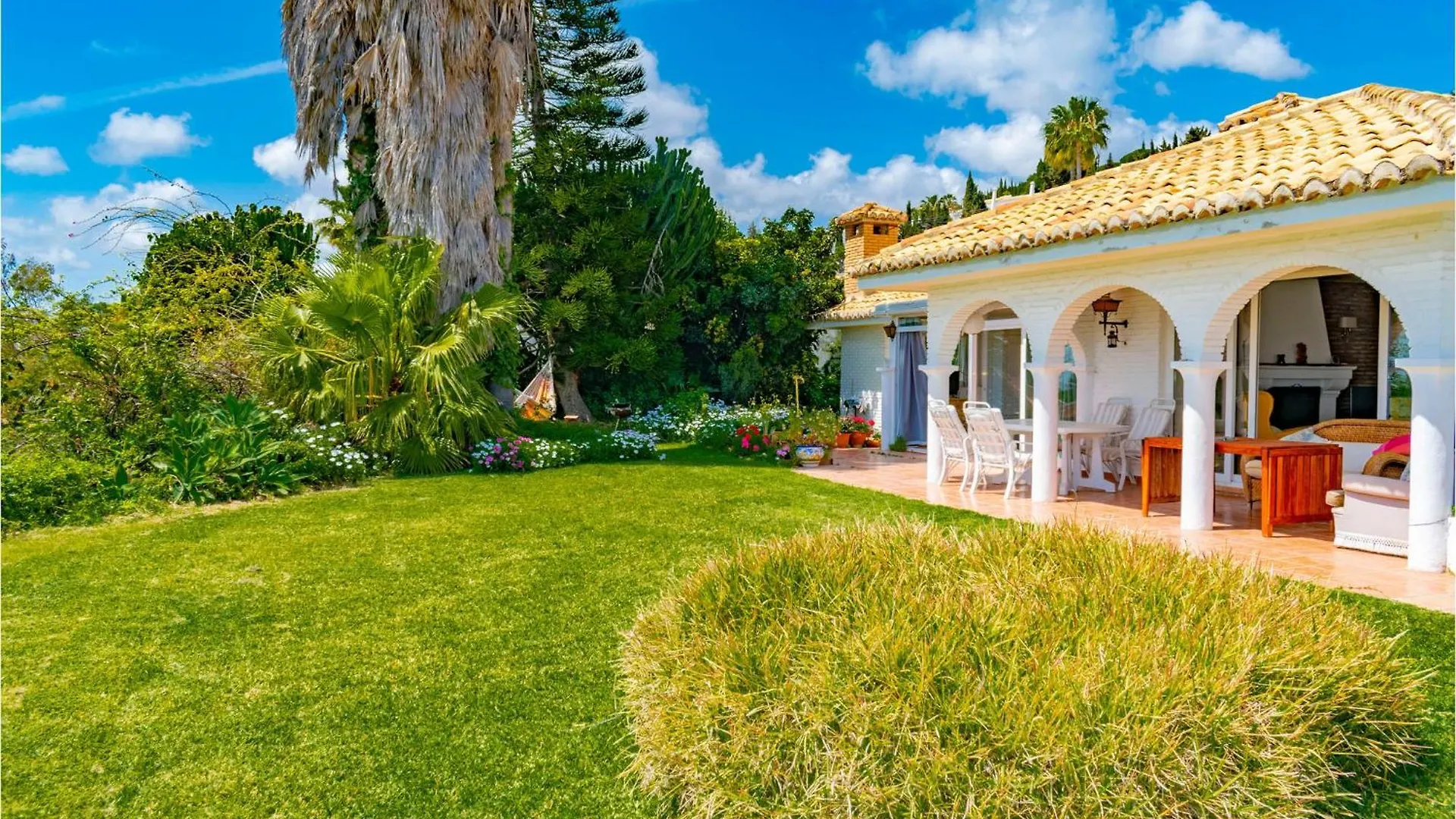 Beautiful Home In Urbanizacion La Capell Torremuelle 0*,